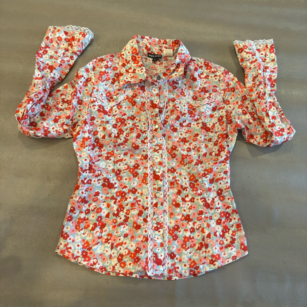 Wet Seal Floral Western Shirt - Red and White.
Size L